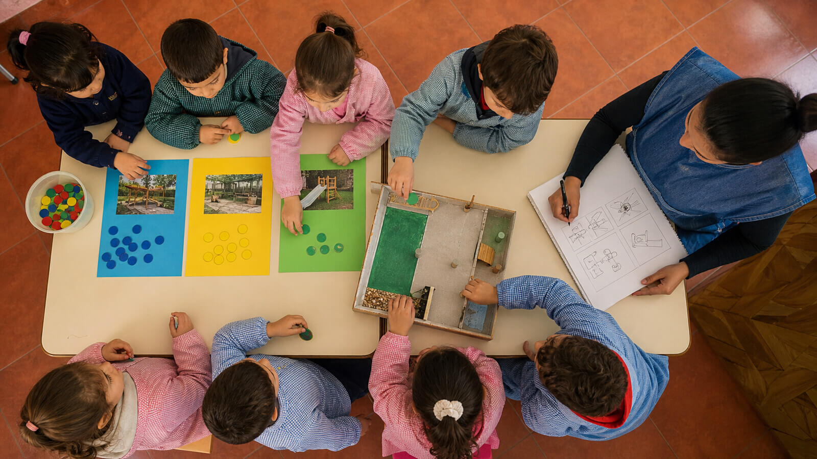 Asamblea infantil para decidir mejoras del patio